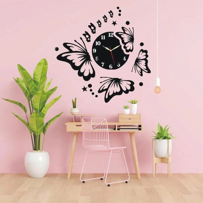 Wall Clock Décor